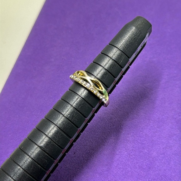 💛 Gold Tone Crystal Ring - Picture 1 of 1